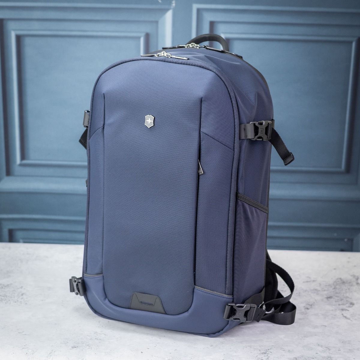 Victorinox Altmont Modern Traveler Backpack – 32L | Water