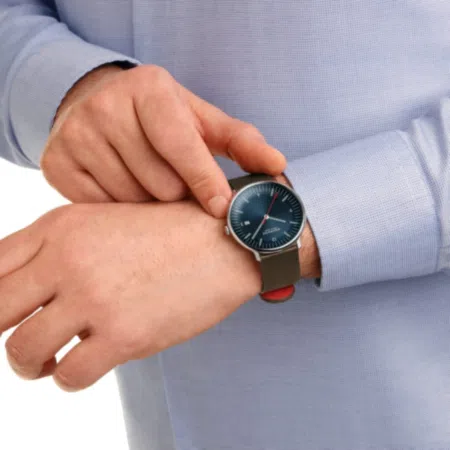 Mondaine Doppio - Blue Dial / Brown Vegan Grape Leather / 41 mm